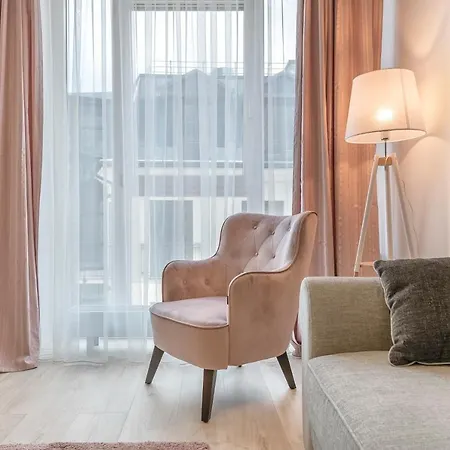 Happy Rich Studio, Self Check-in-24x7,parking-in-the-underground-garage *