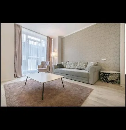 Happy Just Studio, Self Check-in-24x7,parking-in-the-underground-garage Apartment