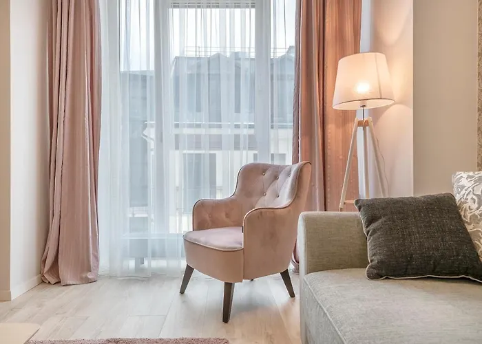 Happy Rich Studio, Self Check-in-24x7,parking-in-the-underground-garage *