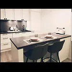 Happy Rich Studio, Self Check-in-24x7,parking-in-the-underground-garage